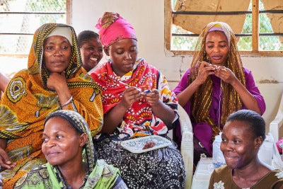 Musikalischer Willkommensgruß der Frauen aus dem Häkelprojekt