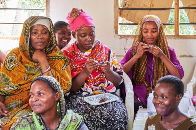 Musikalischer Willkommensgruß der Frauen aus dem Häkelprojekt